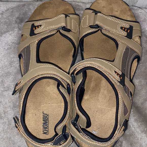 1229 Khombu Men's Tan Velcro Sandals - Picture 6 of 9